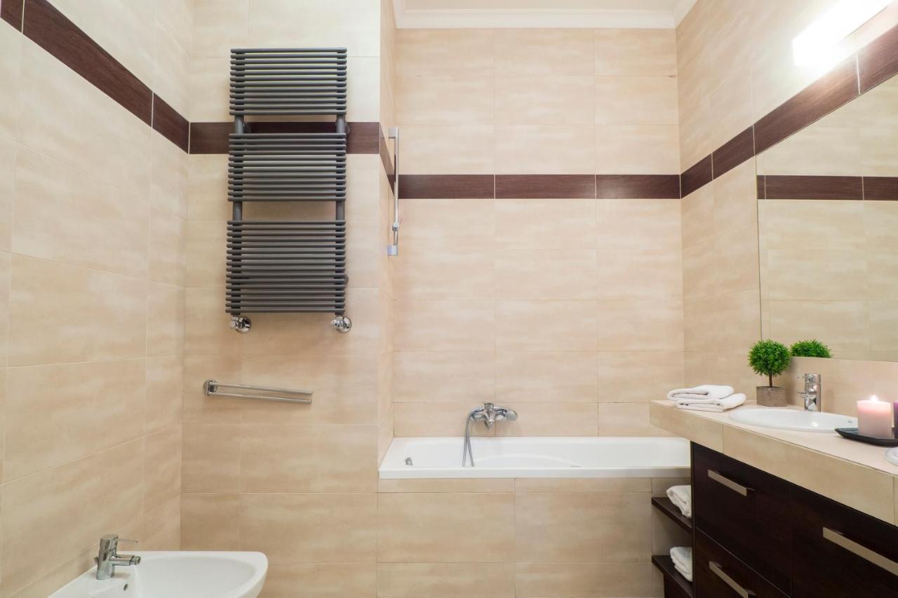 Majestic Residence -150M2 With Iconic Market Square View As Home Apartamenty R506 Wrocław Eksteriør bilde